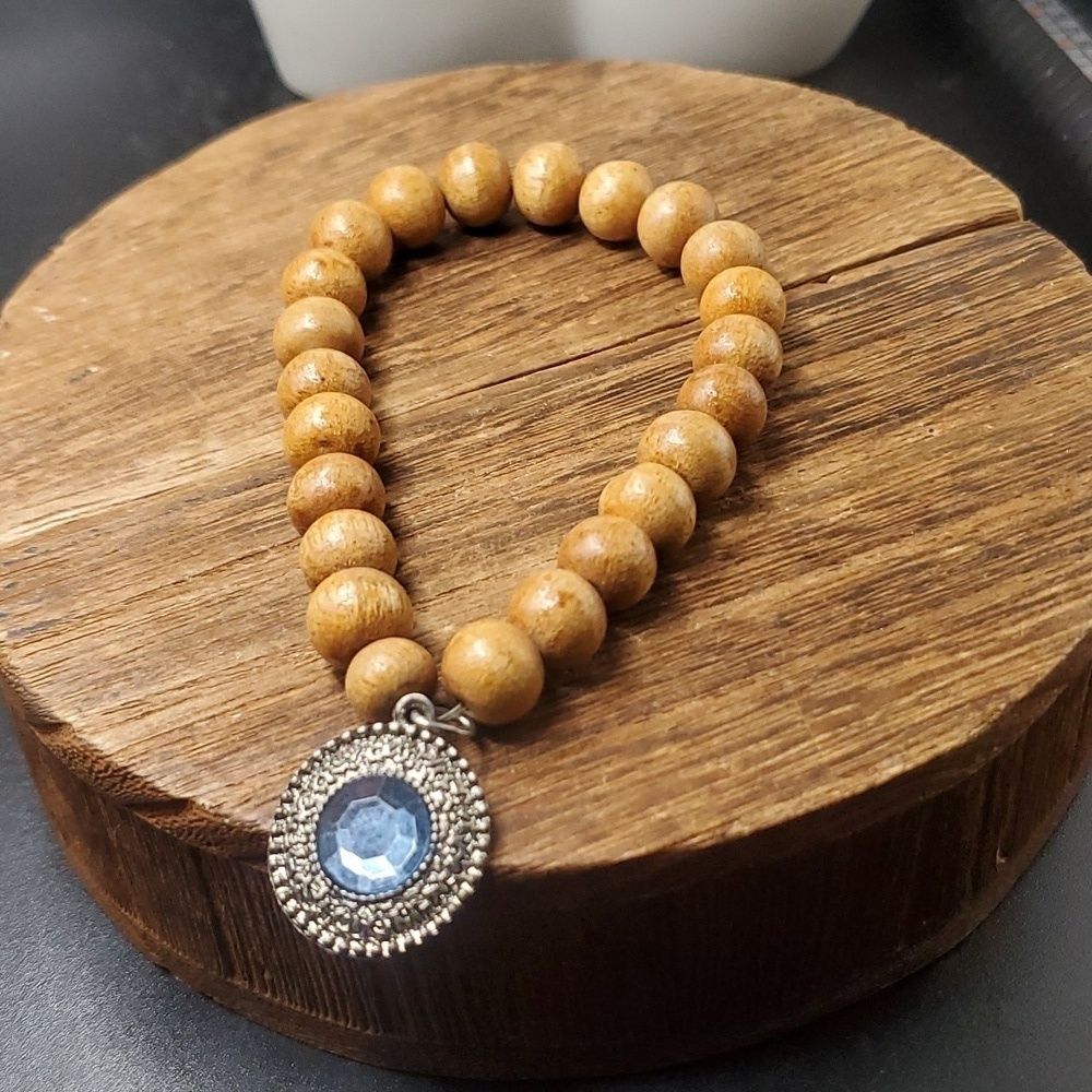 B3211 crystal frost amulet wooden round beaded bracelet